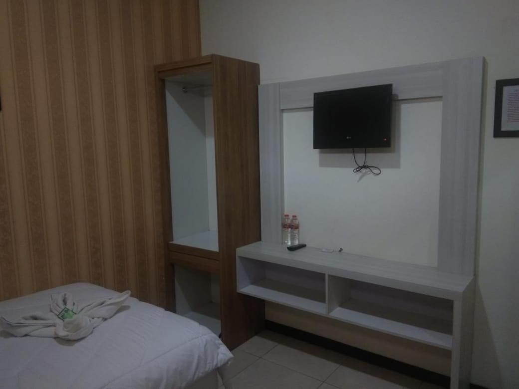 Alora Diponegoro Hotel Probolinggo Exterior foto