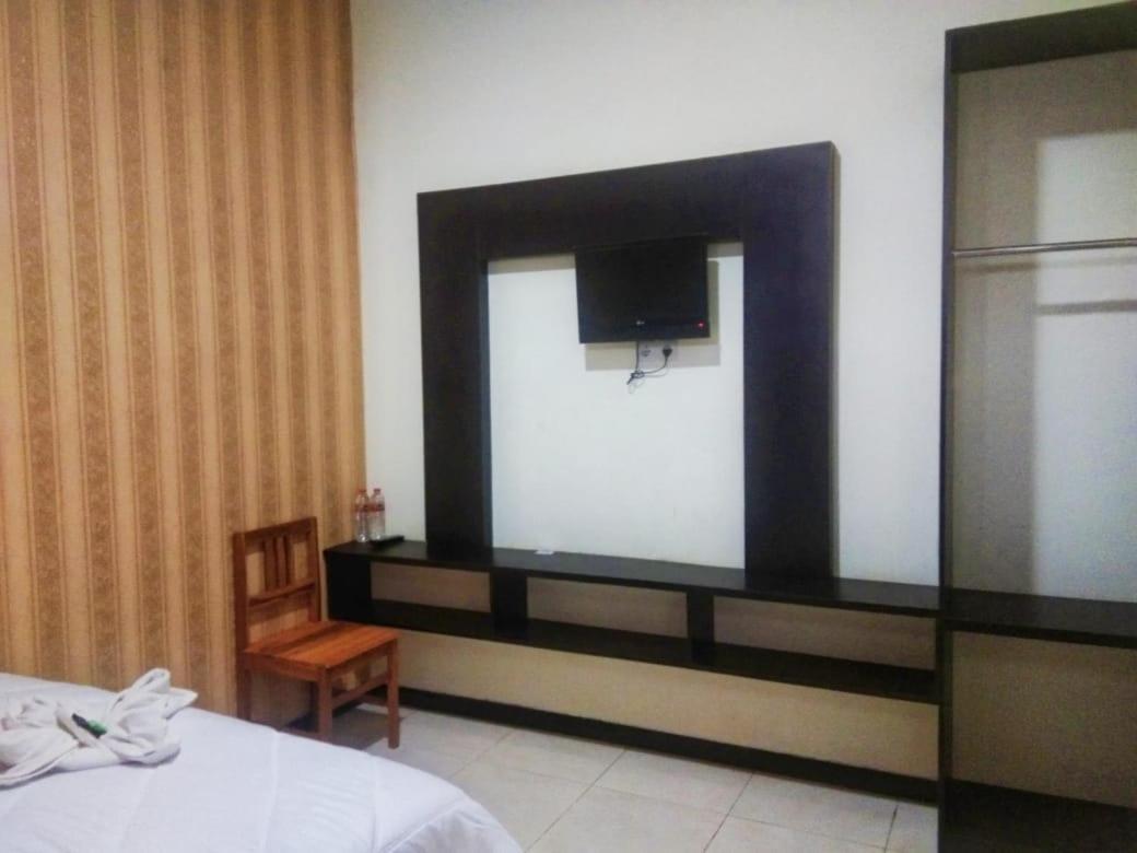 Alora Diponegoro Hotel Probolinggo Exterior foto