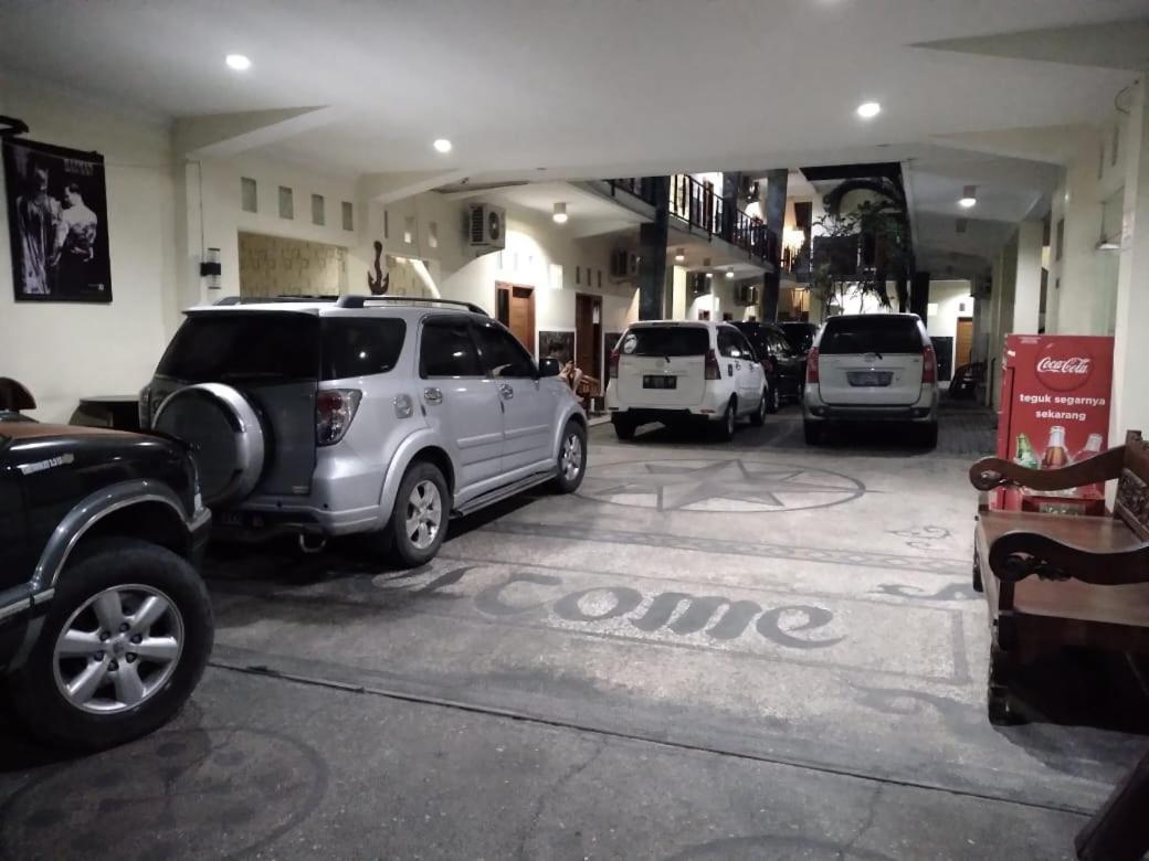 Alora Diponegoro Hotel Probolinggo Exterior foto